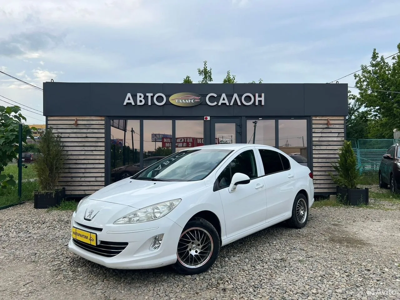 Peugeot 408